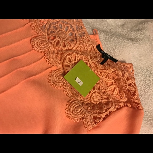 Salmon crochet top - Picture 5 of 6